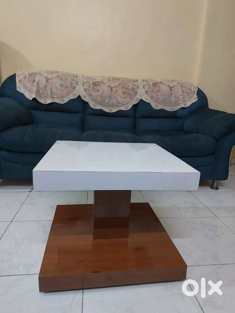 Brand New Stylish Centre Table – Unused!
