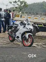 R15 v4 neat condition white with quick shifter