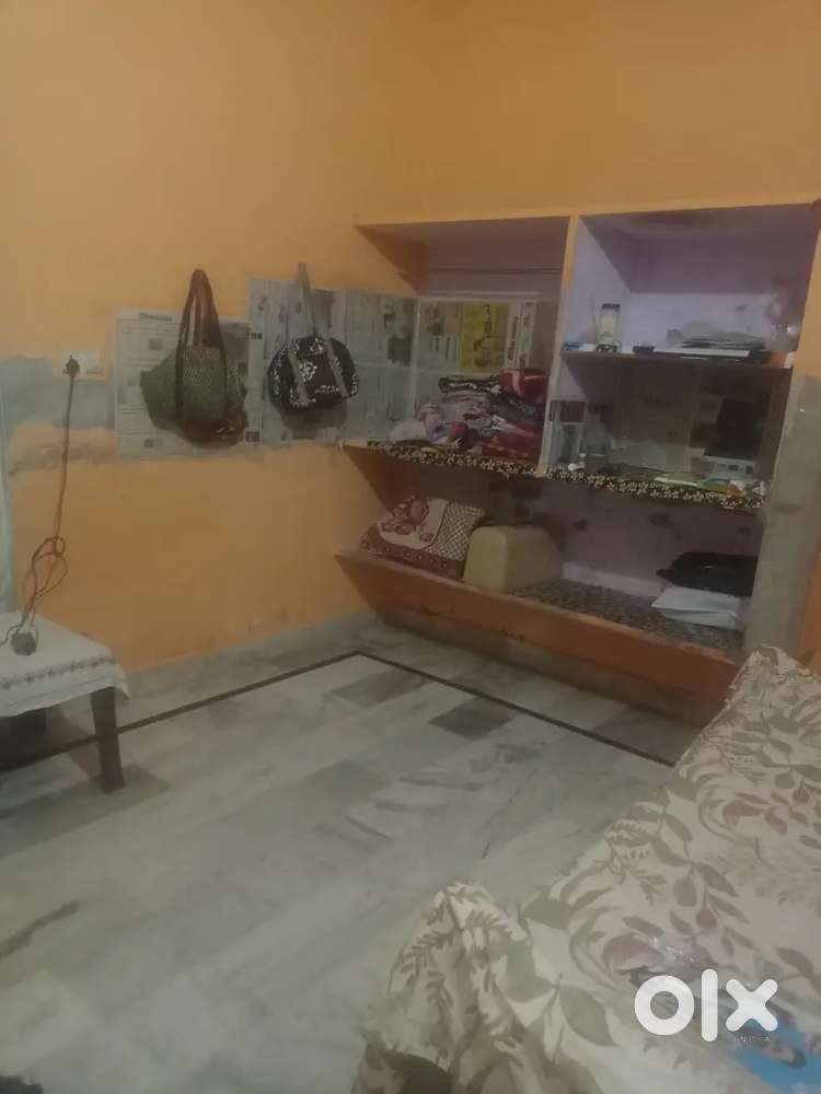 One Room for girls with 1 bathroom