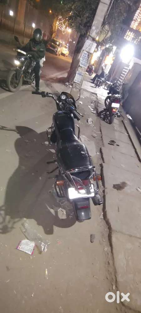 Hamen apni gadi sel karni hai