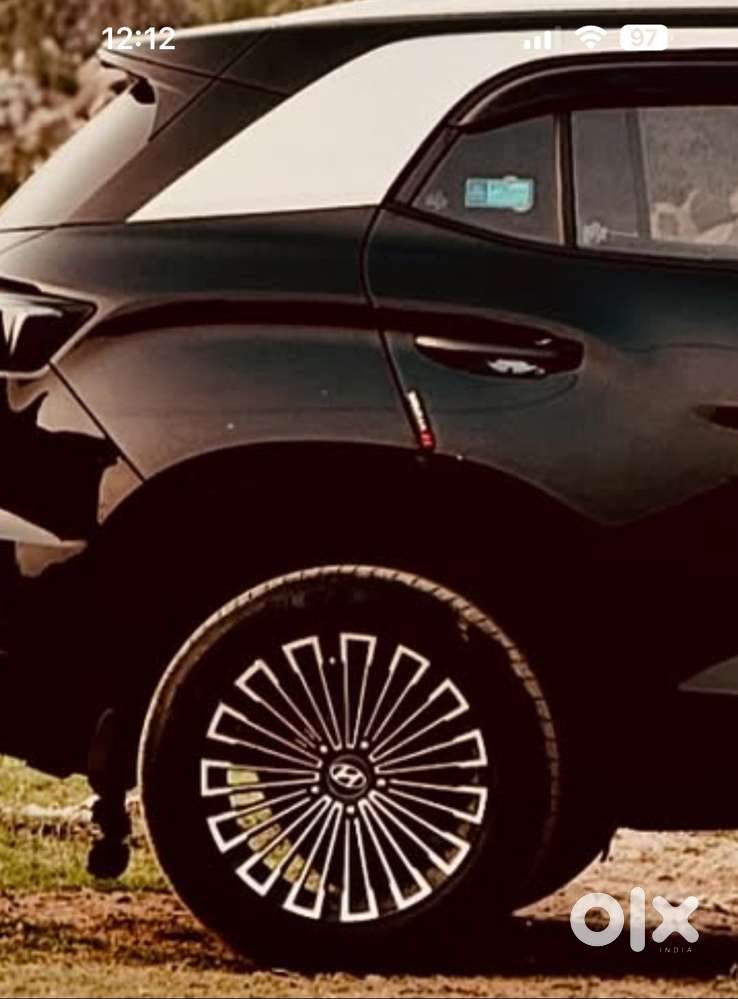 Luxury alloy wheel for SUVs