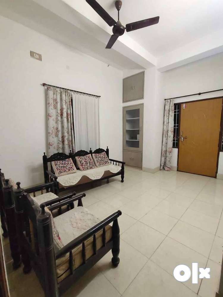 Front facing 2 BHK available for rent in Smriti Nagar.