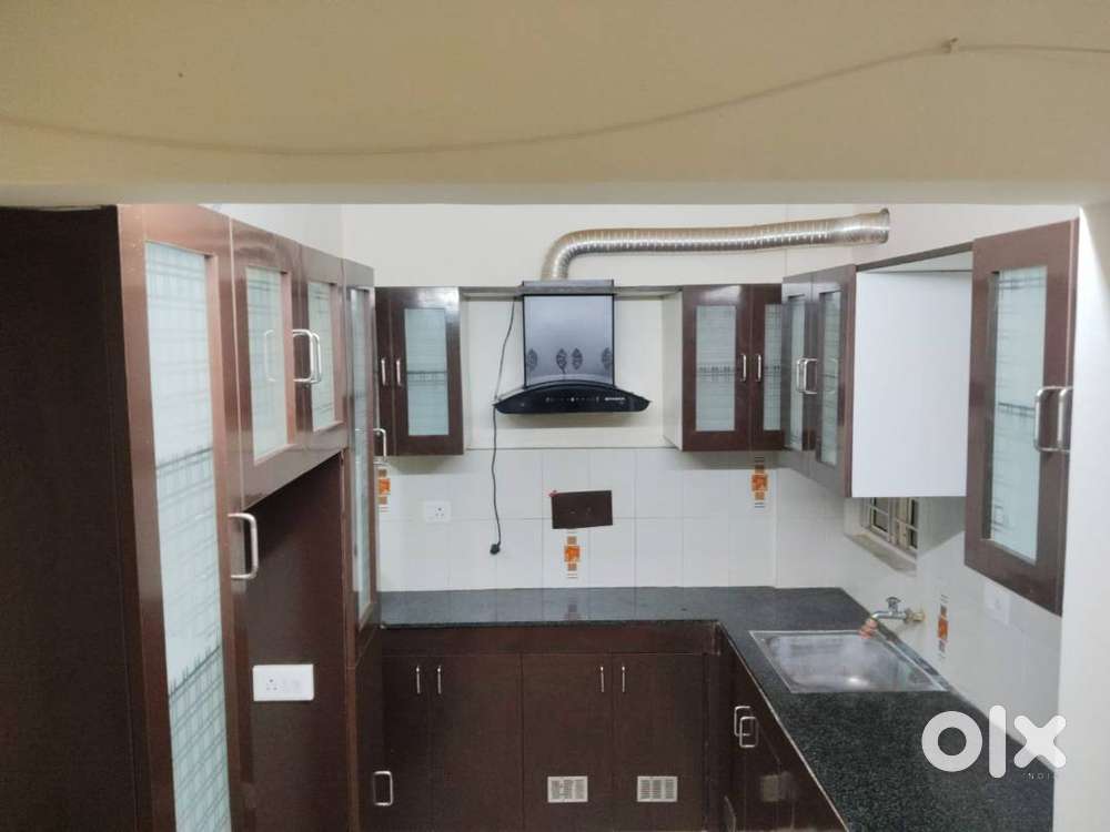 Furnished 3 BHK is available for rent in Siruseri with parking