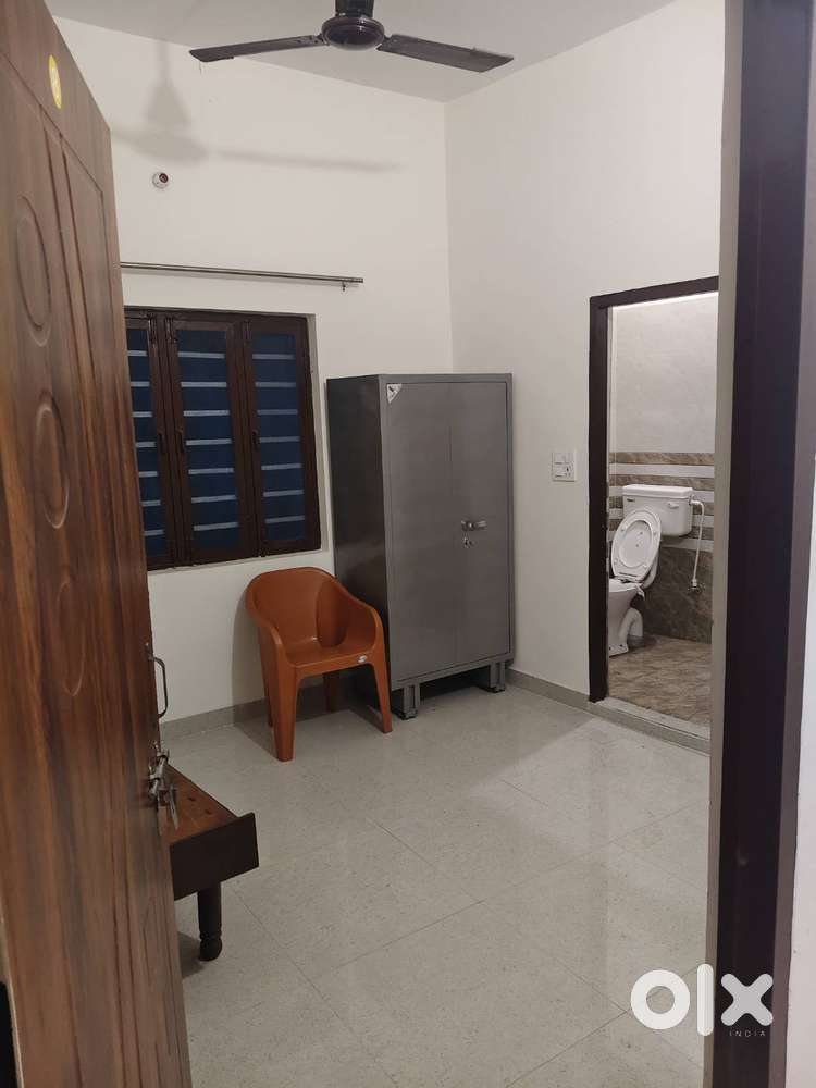 Single room for only girls in Dehradun