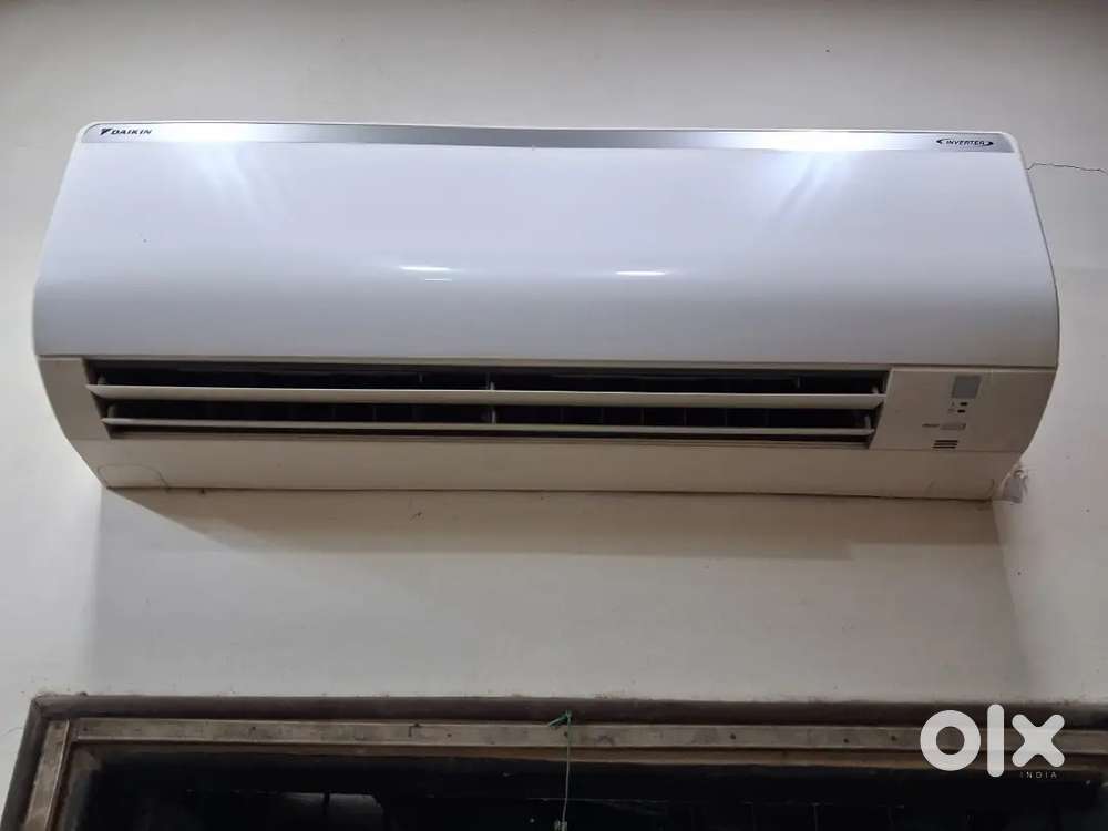 Daikin Ac 1.5 ton with inverter included