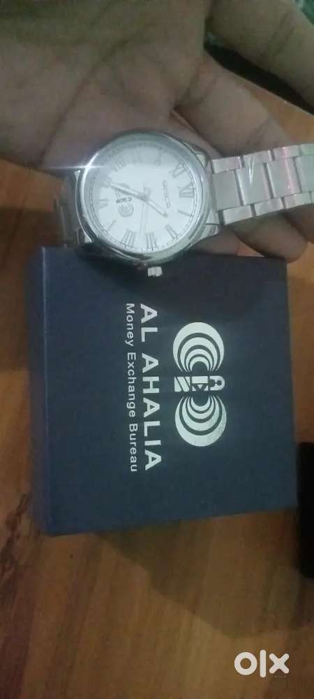 New branded watch only for 699