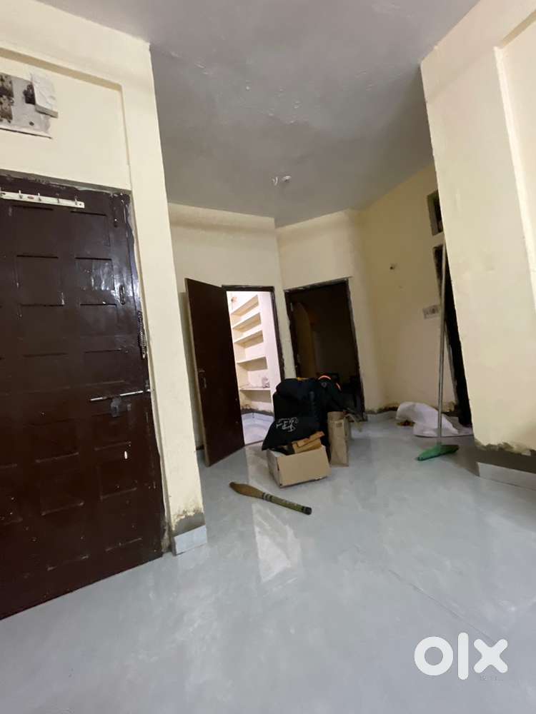 Urgently required 1 Female flatmate