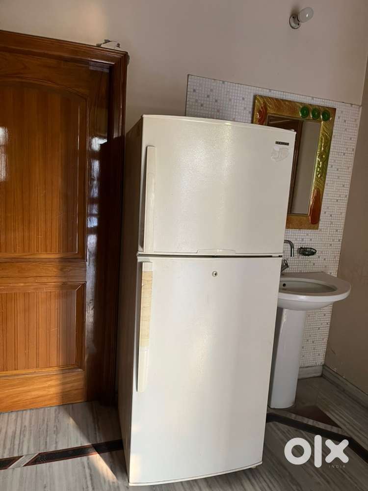 Wasing macine and big Fridge for sale