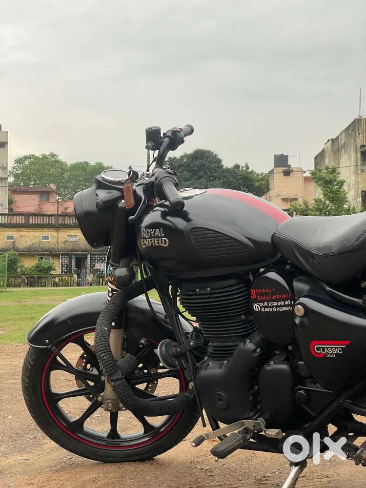 Royal Enfield Classic 350 Dark edition