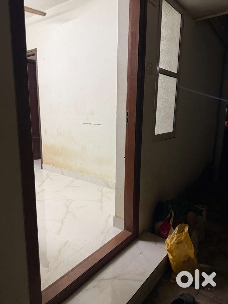 Room rent 1bhk sharing of ( 3 people ) Deposit amount ( 30,000 )