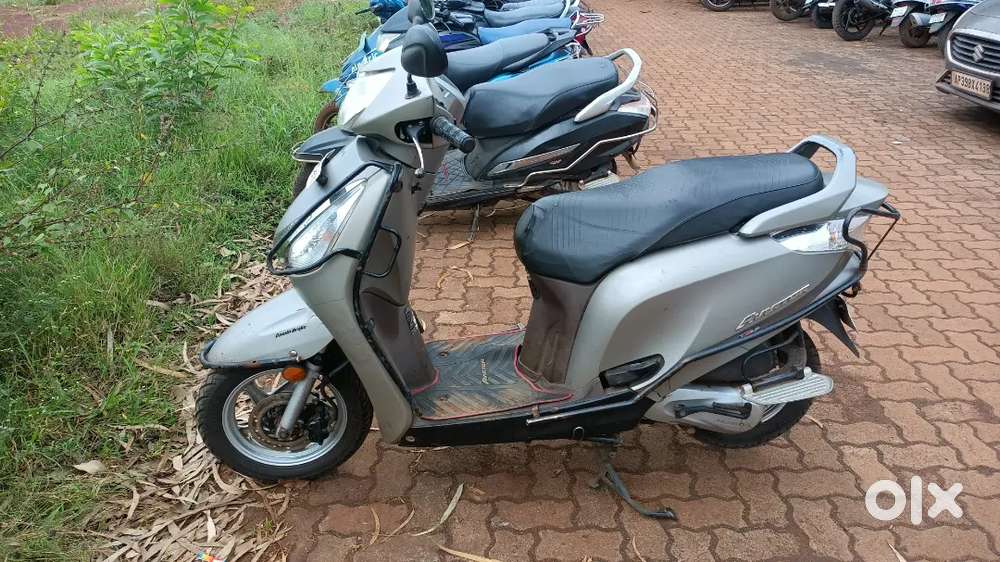 Aviator bike is in full condition, timely servicing in Honda Showroom.