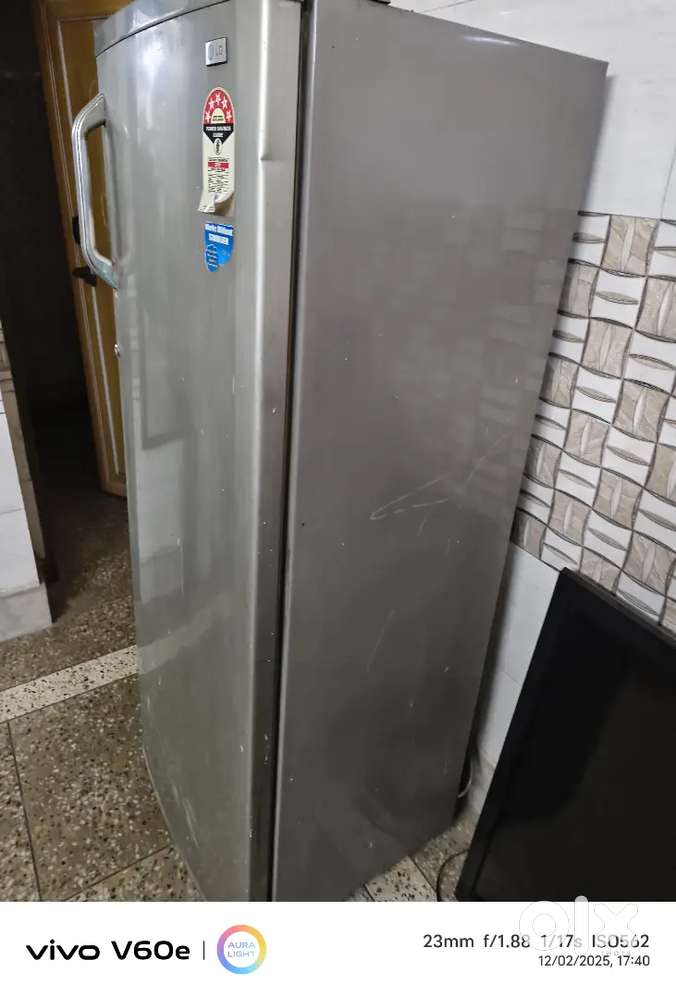 I m selling the freedze.it is in good condition