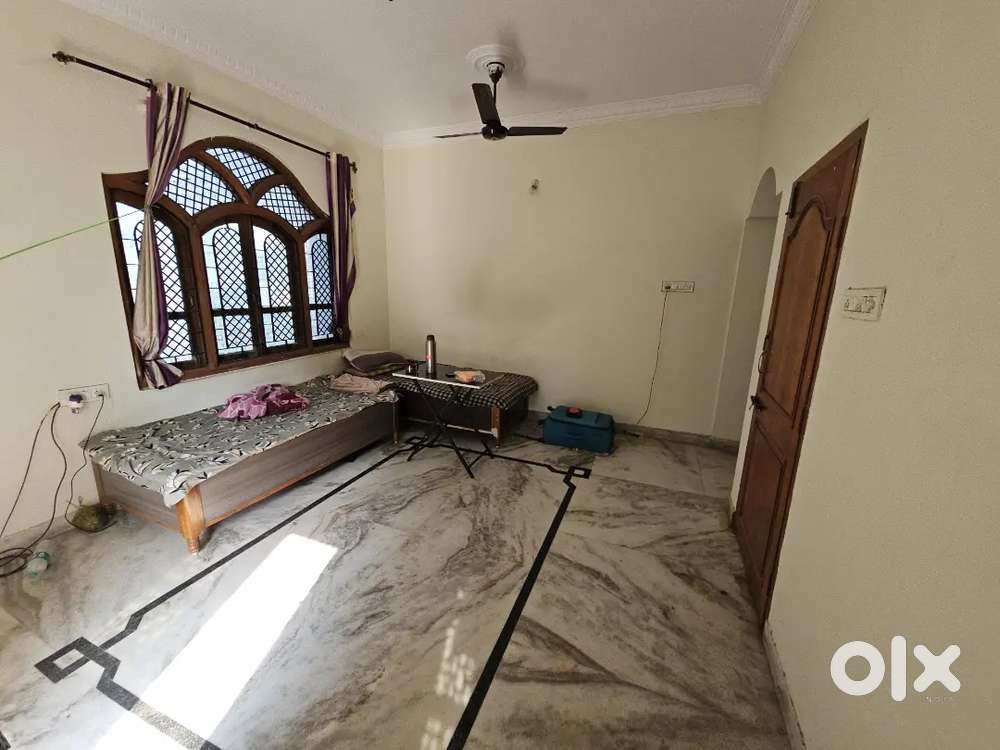 Flat.with good carpet area,four quads,clothe hangers,fans,etc
