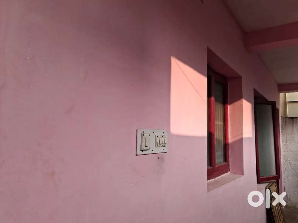 Batchelor only maximum 3 members