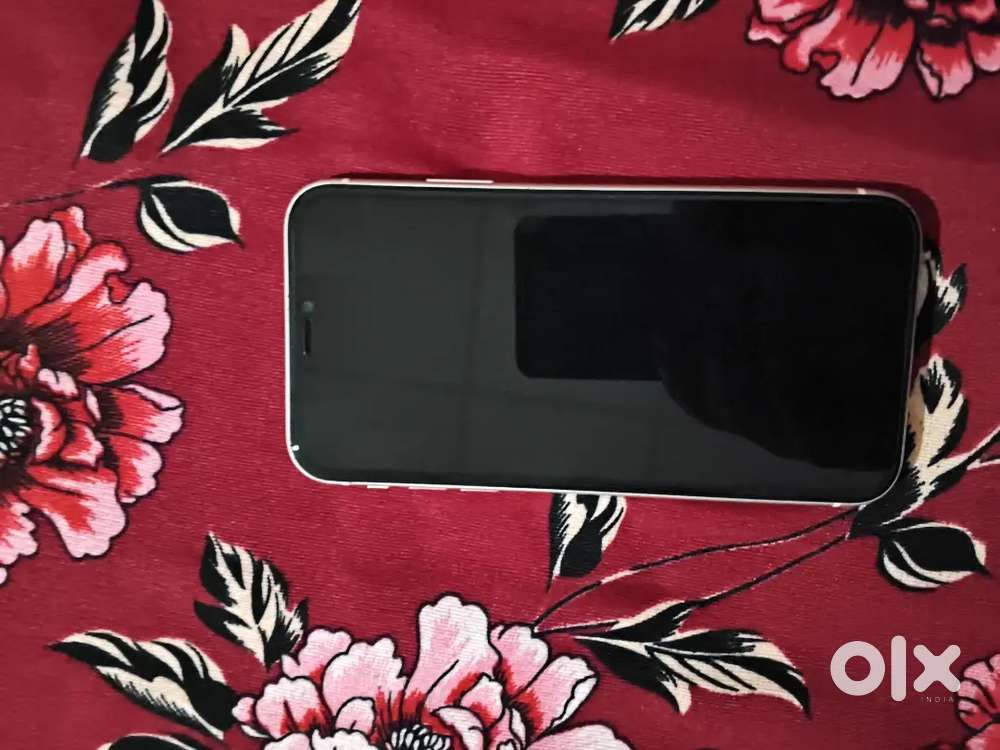 I phon 11 64GB  brend new phon only 3 month