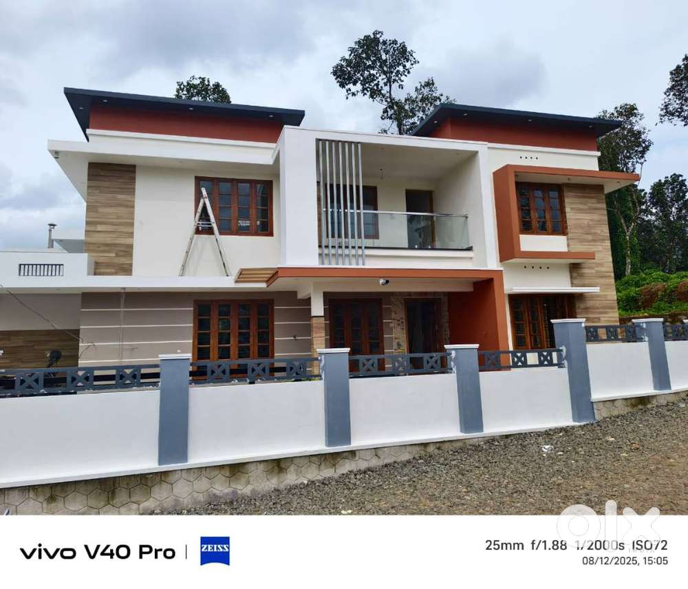 HOUSE FOR SALE NEAR PULLAD