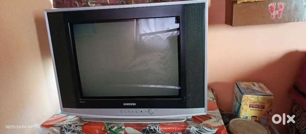 Good condition of Samsung Dnie technology CRT tv 21 inch. Urgent sell