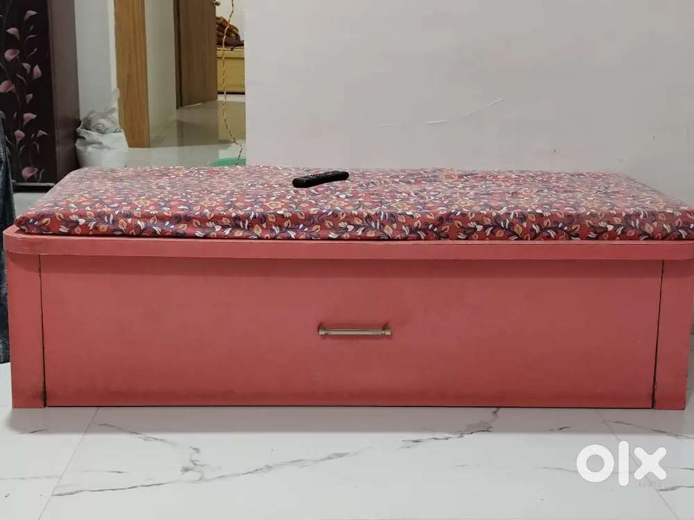 Small bed with great storage