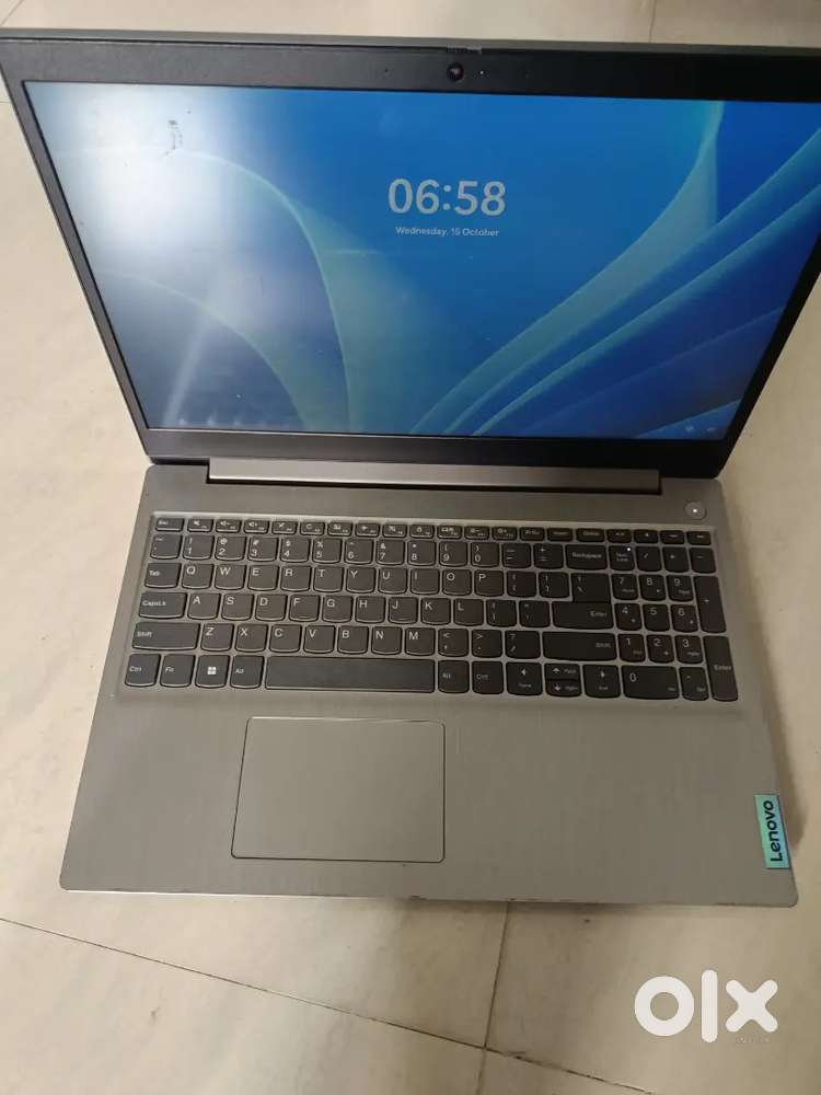 Lenovo IdeaPad slim 3 
i311th  8GB/256ssd 11home