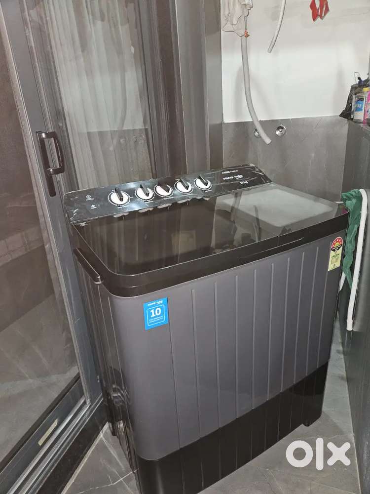 Voltas semi automatic washing machine