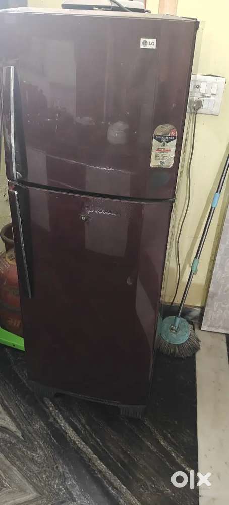 LG fridge 240 L