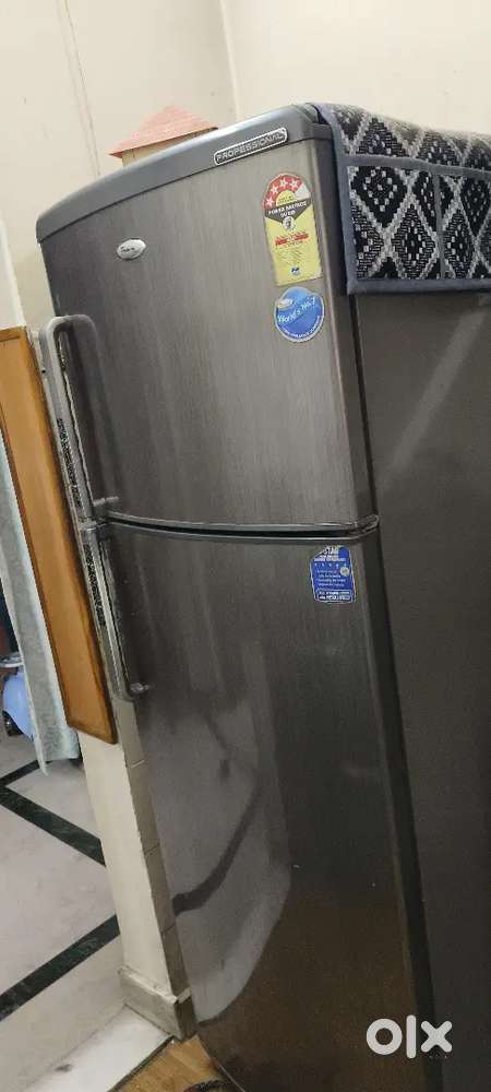 Whirlpool double door 4* fridge