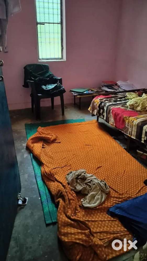 2 bedrooms,1 kitchen,separate toilet and bathroom and balcony