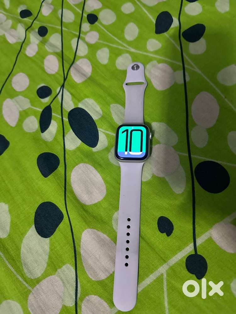 Apple se2 44mm gps watch