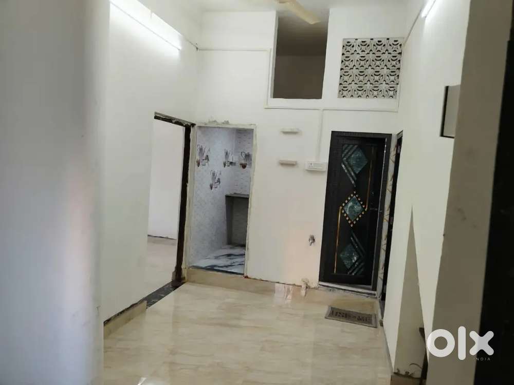 2 BHK 2 bathroom 3rd Floor for rent