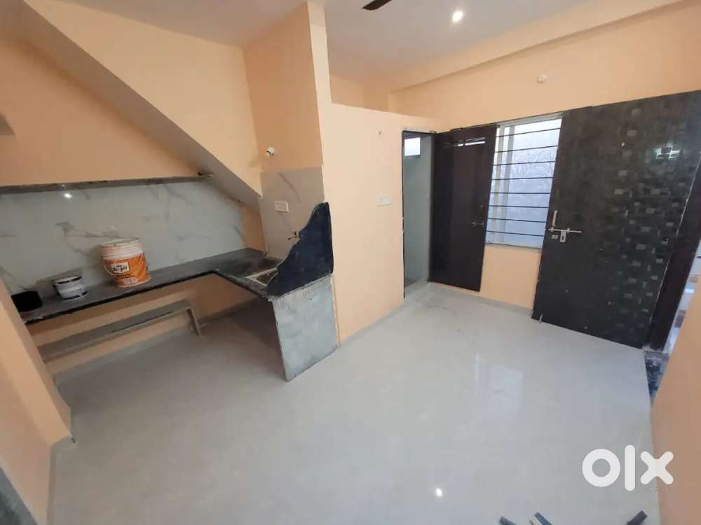 Indipendent  1RK Flat For Rent Near Bus Stop