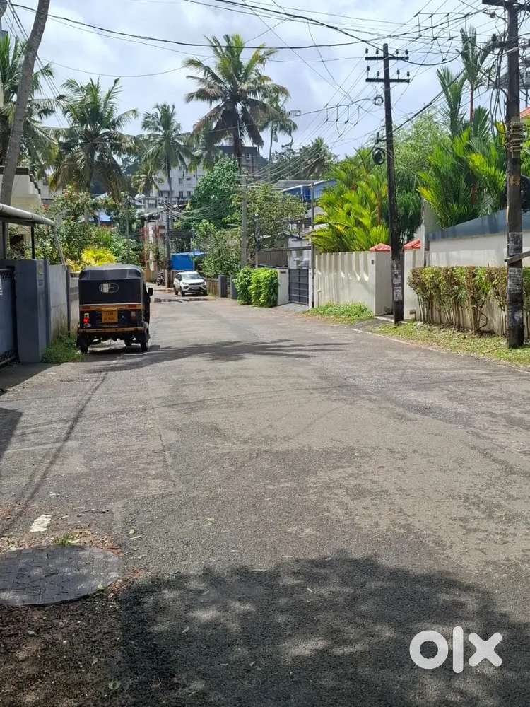 PERURKADA -AKG NAGAR 12.25 CENT PREMIUM PLOT FOR URGENT SALE