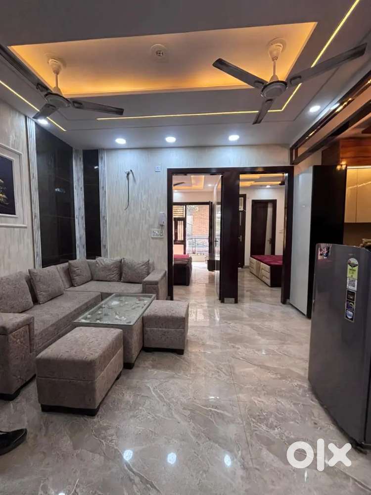 Super Luxurious Full Furnished 3 BHK Lift & Car Parking