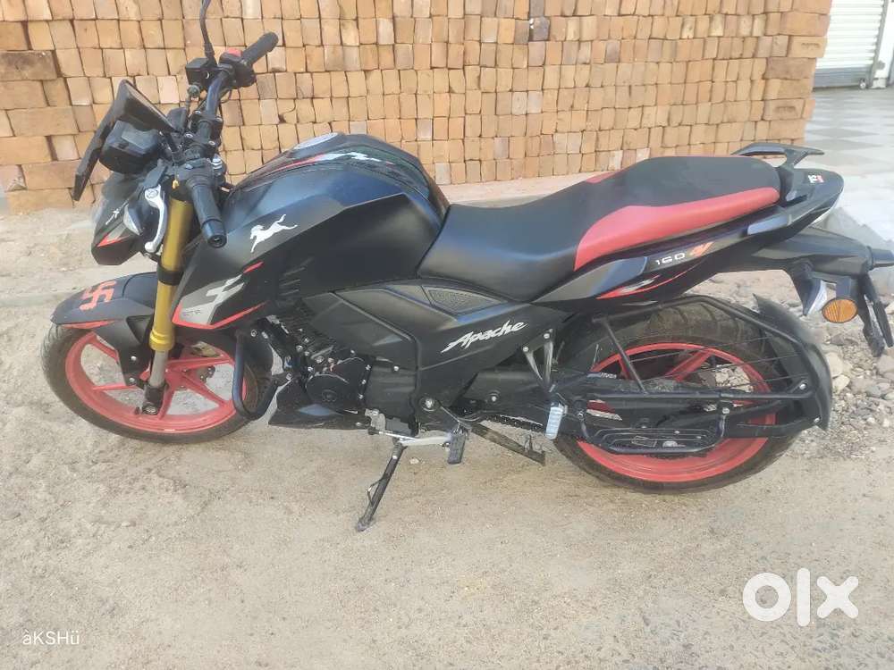 Showroom service baki hai