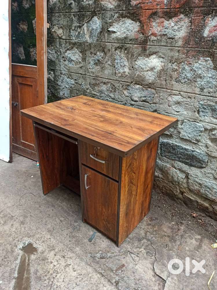 Brand new computer table (free delivery)