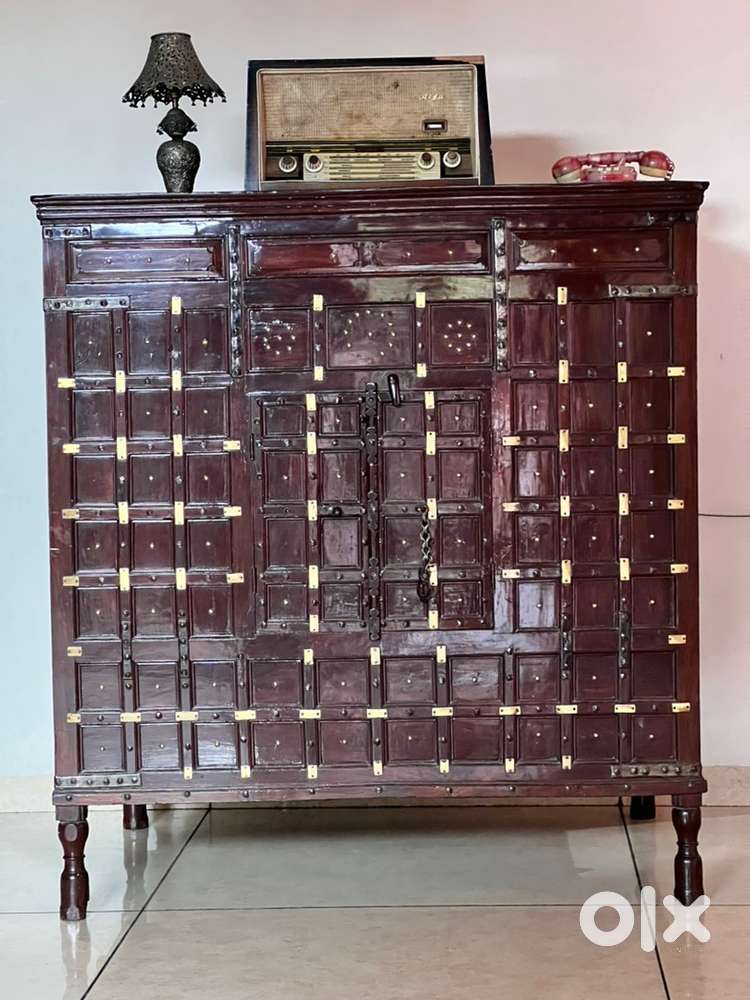 Old wooden sandook