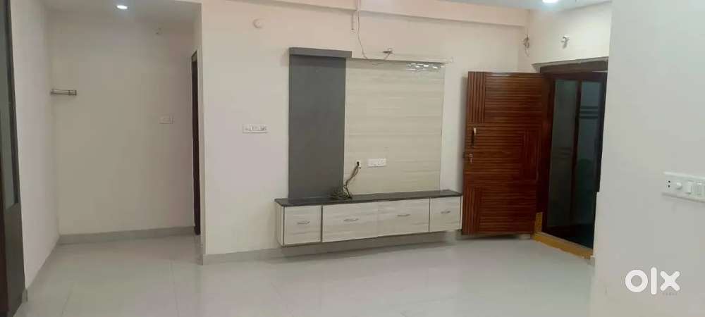 Rammavara ring ki 2 minutes  walk. New 3bhk East faceing flat.