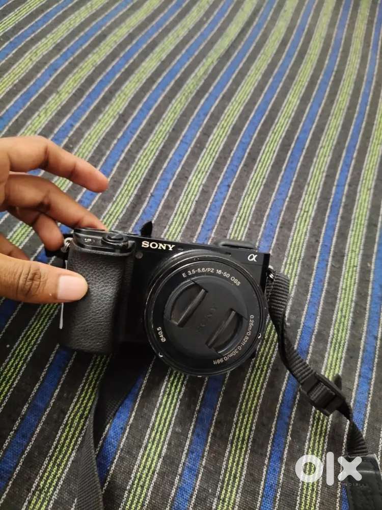 Sony alpha 6100 With Zoom Lens