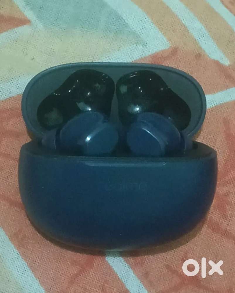 Selling price 1000, original, good sound quality