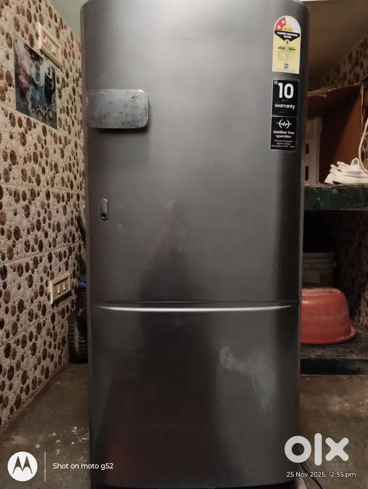 Sumsung new  fridge  hai abhi tak use nhi Kiya hai  good condition