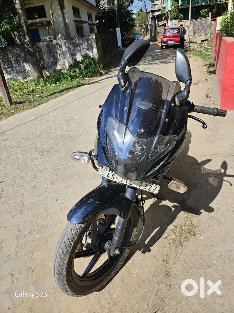 Bajaj Pulsar 220 F