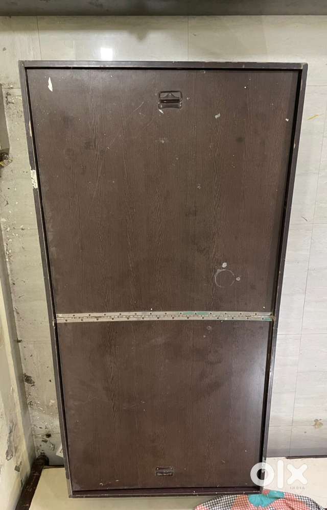 Single Wooden Beds with Storage – 2 Pieces, Good Condition