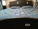 I am selling Double bed