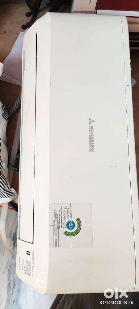 Mitsubishi 0.5 half ton split AC.