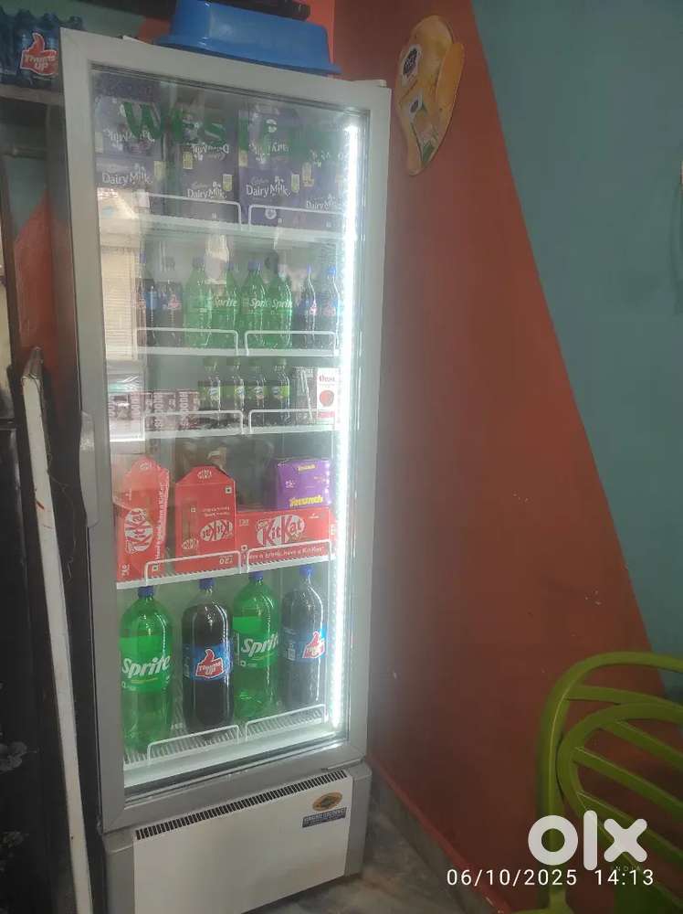 Cool drinks and cake fridge