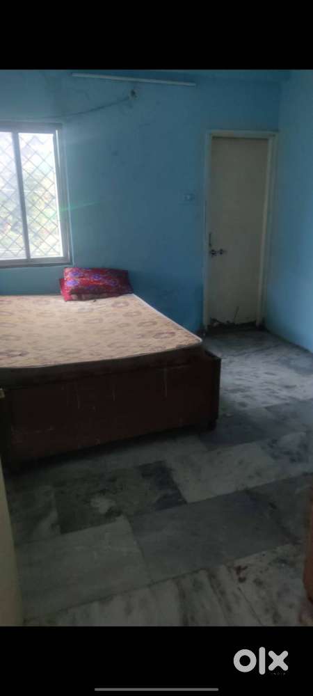 It's in the centre of centre and in premium location of old palasia