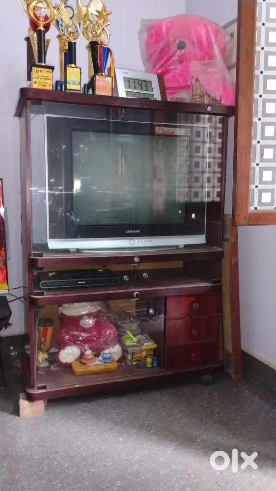 28 inch TV stand