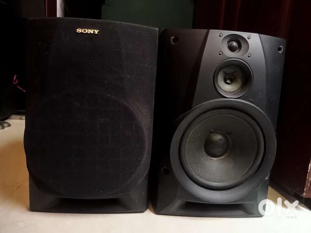 SONY 3WAY 8OHMS 100+100 WATTS SPEAKER BOX GOOD CONDITION FIXED PRICE
