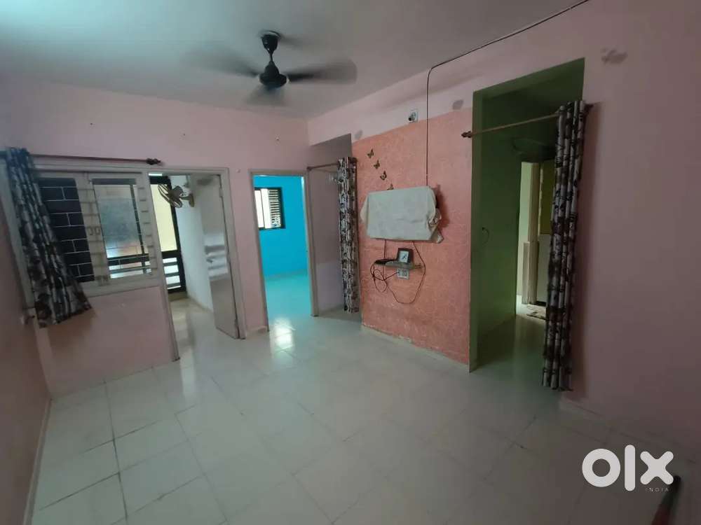 Jivraj park Bachlor Allowed 2BHK Semi Furnished Flat For Rent