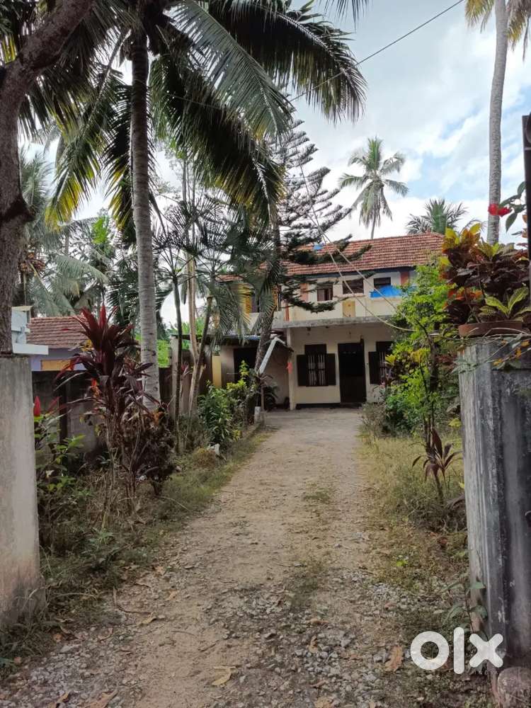 Oldhouse for rent.Looking for godown/ warehouse dealers