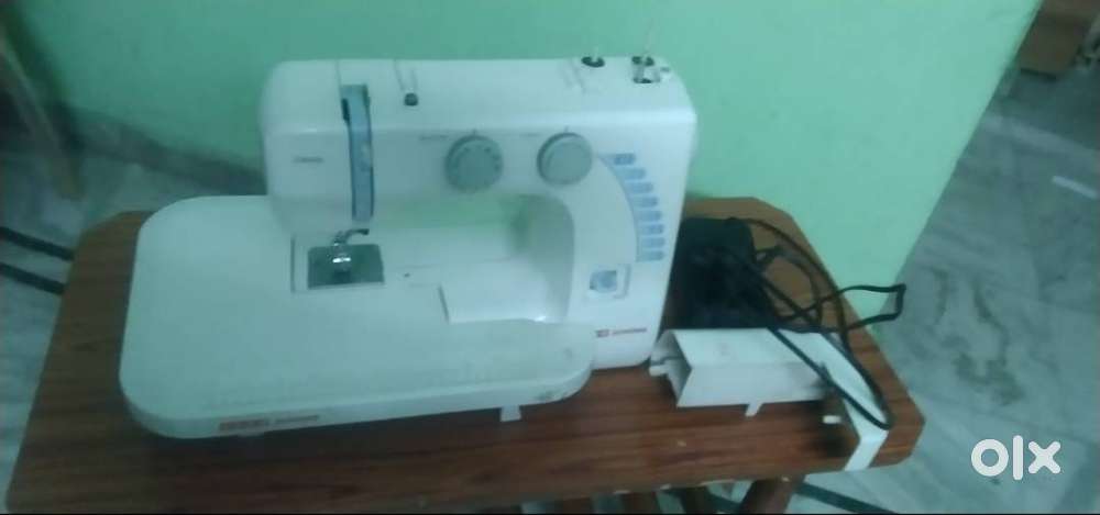 Usha Excel sewing machine